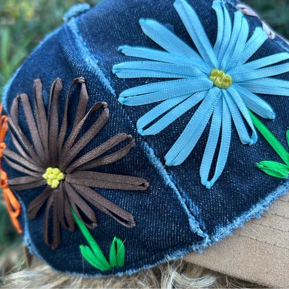 Vintage NEW handmade abstract floral embroidered on distressed denim OS - Picture 9 of 13